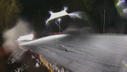 Prostřední část sjezdovky a snowpark