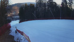 Prostřední část sjezdovky a snowpark