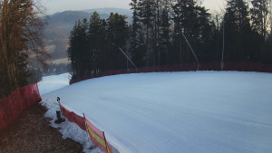 Skiareál Karolinka - Prostřední část sjezdovky a snowpark - 4.3.2026 v 07:32 Skiareál Karolinka - Prostřední část sjezdovky a snowpark - 4.3.2026 v 07:32