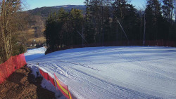 Prostřední část sjezdovky a snowpark