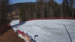 Prostřední část sjezdovky a snowpark
