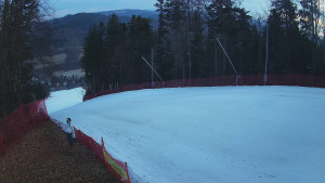Skiareál Karolinka - Prostřední část sjezdovky a snowpark - 12.3.2026 v 06:05 Skiareál Karolinka - Prostřední část sjezdovky a snowpark - 12.3.2026 v 06:05