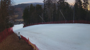 Skiareál Karolinka - Prostřední část sjezdovky a snowpark - 12.3.2026 v 06:25 Skiareál Karolinka - Prostřední část sjezdovky a snowpark - 12.3.2026 v 06:25