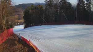Skiareál Karolinka - Prostřední část sjezdovky a snowpark - 12.3.2026 v 08:05 Skiareál Karolinka - Prostřední část sjezdovky a snowpark - 12.3.2026 v 08:05