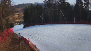 Skiareál Karolinka - Prostřední část sjezdovky a snowpark - 12.3.2026 v 08:40 Skiareál Karolinka - Prostřední část sjezdovky a snowpark - 12.3.2026 v 08:40