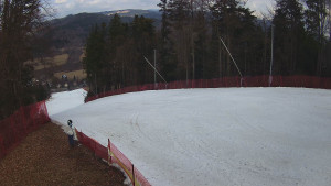 Skiareál Karolinka - Prostřední část sjezdovky a snowpark - 12.3.2026 v 10:32 Skiareál Karolinka - Prostřední část sjezdovky a snowpark - 12.3.2026 v 10:32