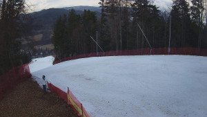 Skiareál Karolinka - Prostřední část sjezdovky a snowpark - 12.3.2026 v 16:05 Skiareál Karolinka - Prostřední část sjezdovky a snowpark - 12.3.2026 v 16:05