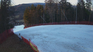 Skiareál Karolinka - Prostřední část sjezdovky a snowpark - 13.3.2026 v 17:25 Skiareál Karolinka - Prostřední část sjezdovky a snowpark - 13.3.2026 v 17:25