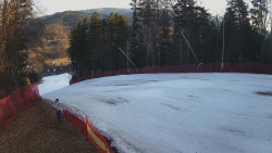 Prostřední část sjezdovky a snowpark