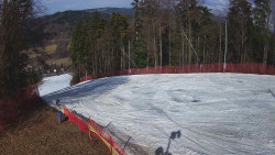 Prostřední část sjezdovky a snowpark