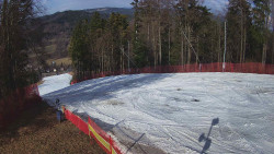 Prostřední část sjezdovky a snowpark