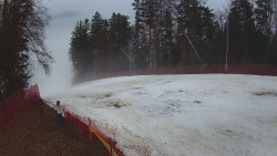 Prostřední část sjezdovky a snowpark