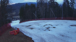 Prostřední část sjezdovky a snowpark