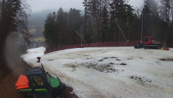 Prostřední část sjezdovky a snowpark