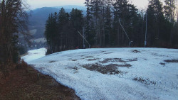 Prostřední část sjezdovky a snowpark