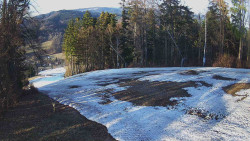 Prostřední část sjezdovky a snowpark