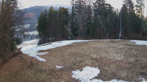 Skiareál Karolinka - Prostřední část sjezdovky a snowpark - 25.3.2026 v 05:55 Skiareál Karolinka - Prostřední část sjezdovky a snowpark - 25.3.2026 v 05:55