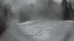 Prostřední část sjezdovky a snowpark