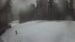 Prostřední část sjezdovky a snowpark