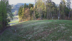 Prostřední část sjezdovky a snowpark