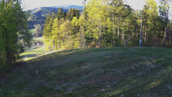 Prostřední část sjezdovky a snowpark