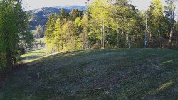 Prostřední část sjezdovky a snowpark