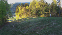Prostřední část sjezdovky a snowpark