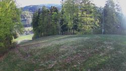 Prostřední část sjezdovky a snowpark