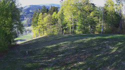 Prostřední část sjezdovky a snowpark