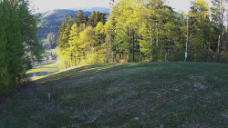 Prostřední část sjezdovky a snowpark