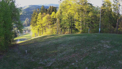 Prostřední část sjezdovky a snowpark