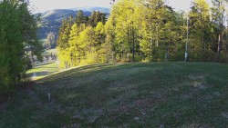 Prostřední část sjezdovky a snowpark