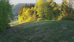 Prostřední část sjezdovky a snowpark