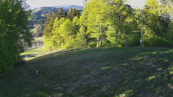 Prostřední část sjezdovky a snowpark