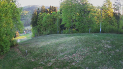 Prostřední část sjezdovky a snowpark