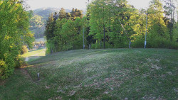 Prostřední část sjezdovky a snowpark