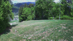 Prostřední část sjezdovky a snowpark