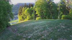 Prostřední část sjezdovky a snowpark