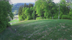 Prostřední část sjezdovky a snowpark