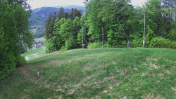 Prostřední část sjezdovky a snowpark