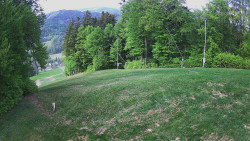 Prostřední část sjezdovky a snowpark