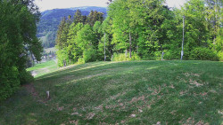 Prostřední část sjezdovky a snowpark