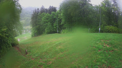 Prostřední část sjezdovky a snowpark
