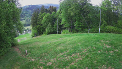 Prostřední část sjezdovky a snowpark