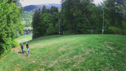 Prostřední část sjezdovky a snowpark