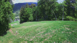 Prostřední část sjezdovky a snowpark