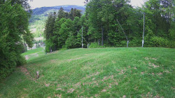 Prostřední část sjezdovky a snowpark