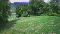 Prostřední část sjezdovky a snowpark