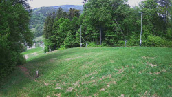 Prostřední část sjezdovky a snowpark