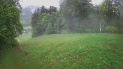 Prostřední část sjezdovky a snowpark